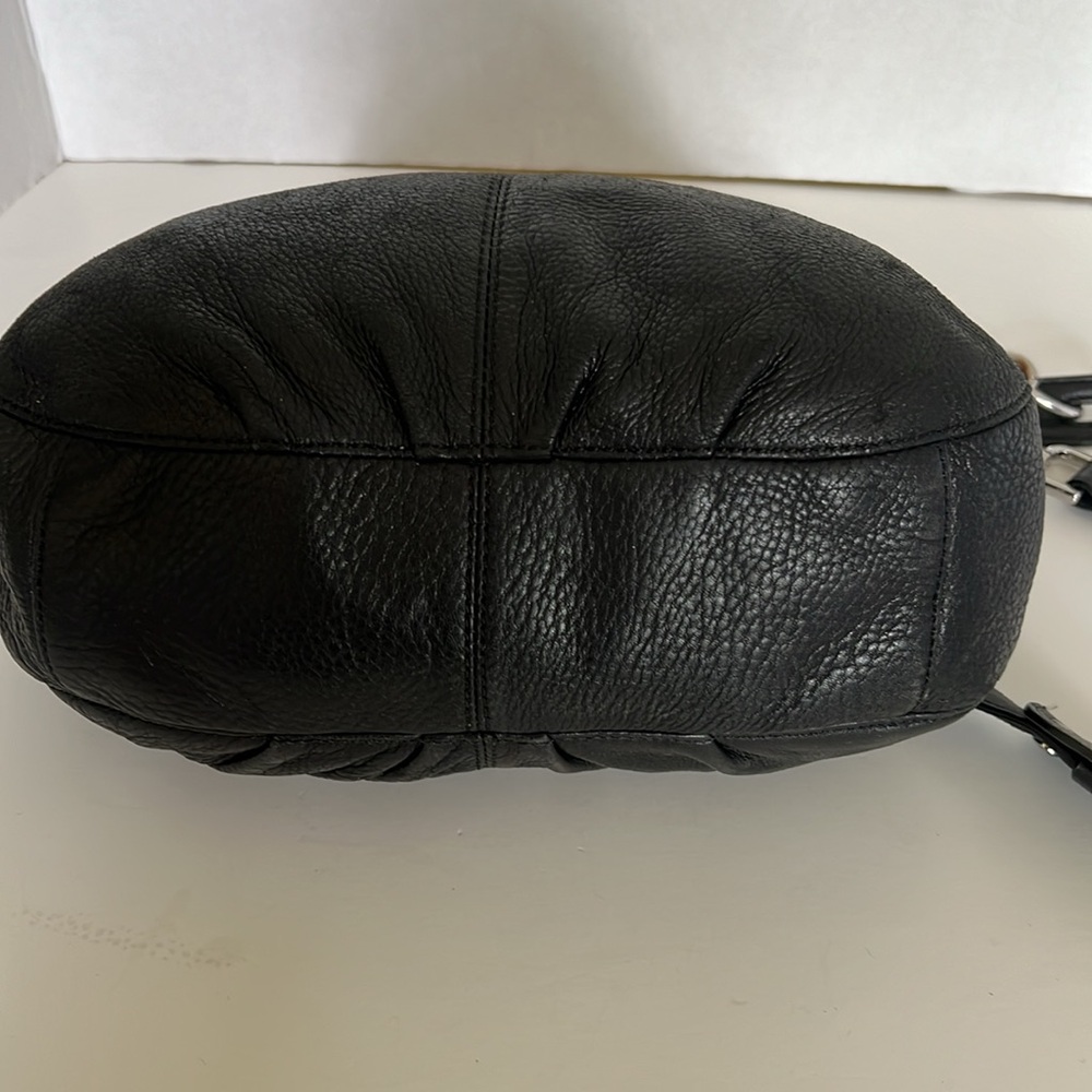 Calvin Klein Leather Shoulder/Crossbody Bag - Picture 8 of 13